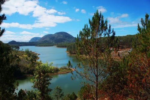 Le lac Tuyen Lam